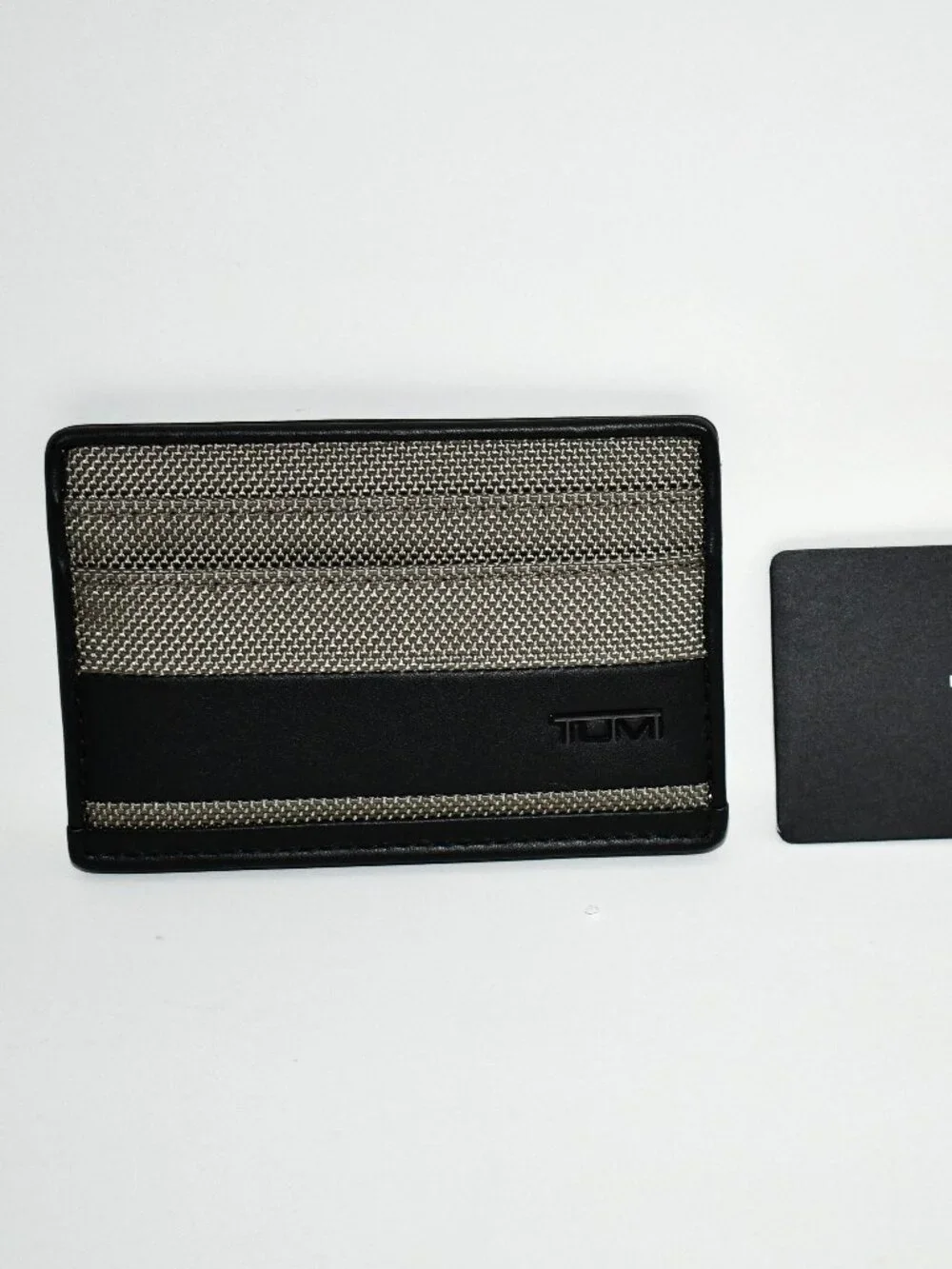 Tumi Slim Card Case in Grey Alloy #135633-A872 NWT